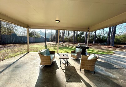 Spacious 4-bedroom house 5 minutes from GSU and close to everything