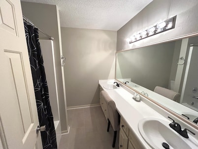 Spacious 4-bedroom house 5 minutes from GSU and close to everything