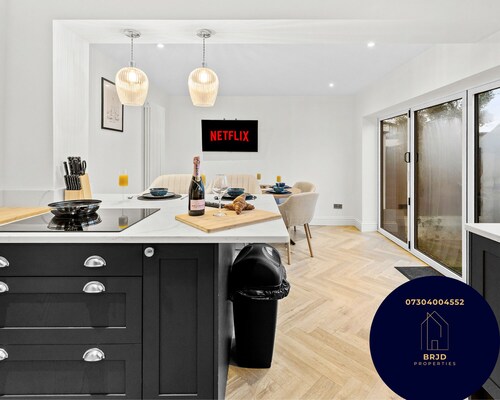 🚐 Fast WiFi | 3 Van free Parking | Contractors, Relocators & Short Stays