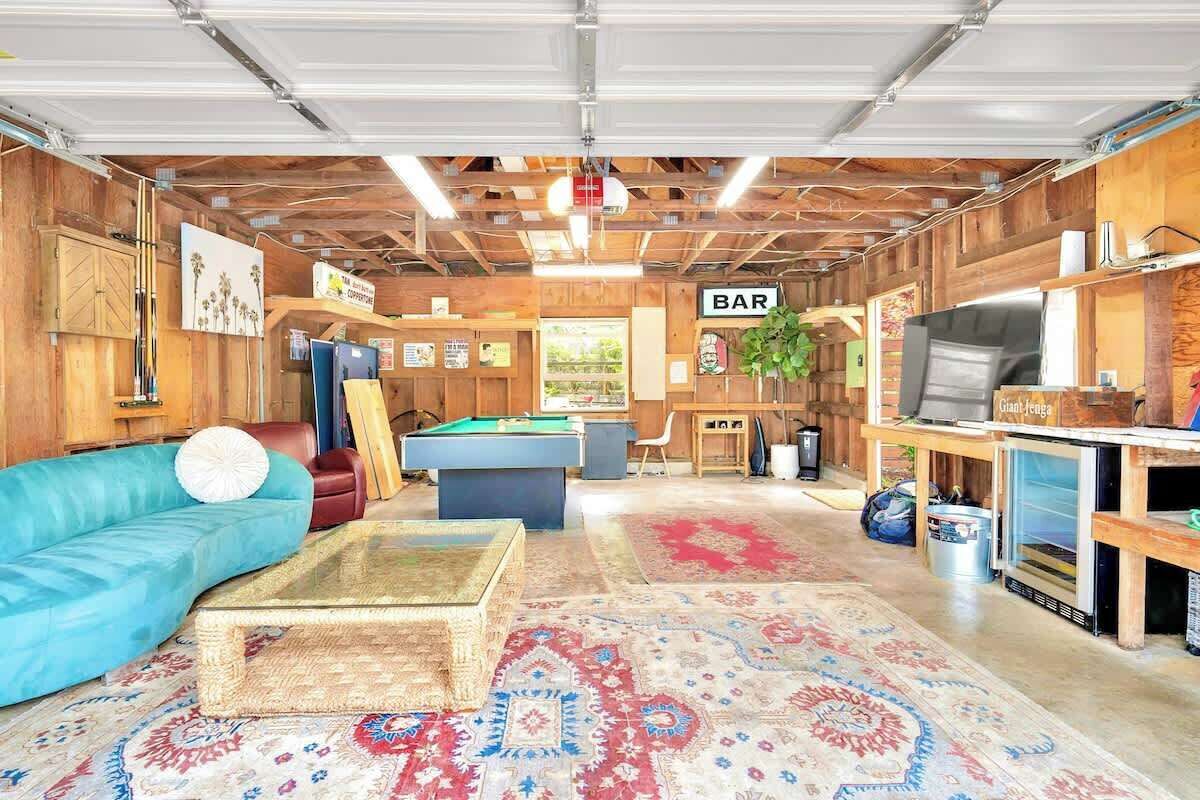 TV, fireplace, video games, offices