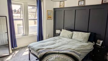 2 bedrooms, desk, iron/ironing board, WiFi