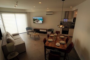 Appartement Luxe, 3 chambres, vue ville | Salle de séjour