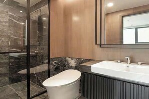 Separate tub and shower, hydromassage showerhead, designer toiletries - Nova Lumiere Q2 Luxury Vacation (An Khanh)