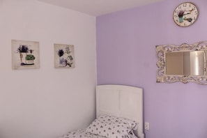 BĂŒgeleisen/BĂŒgelbrett, Internetzugang, BettwĂ€sche