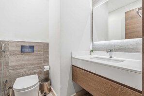 House - Stayshort - Stunning 1 Bed in Maritime City That Sleeps 2 (Dubai)