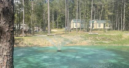 Cozy 1-bedroom cabin in beautiful Jasper with AC for relaxing stays