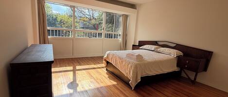 3 bedrooms, free WiFi, bed sheets