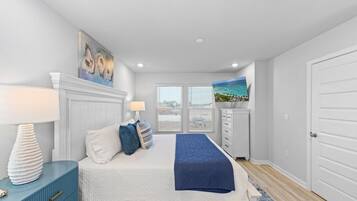 3 bedrooms, desk, iron/ironing board, WiFi