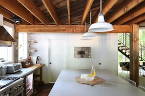 Fridge, oven, stovetop, dishwasher - NEW Little White Barn w/ Hot Tub and Lake Michigan Sunsets (Fennville)