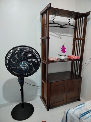 Interior - Room with two single beds near the airport. (Belém)