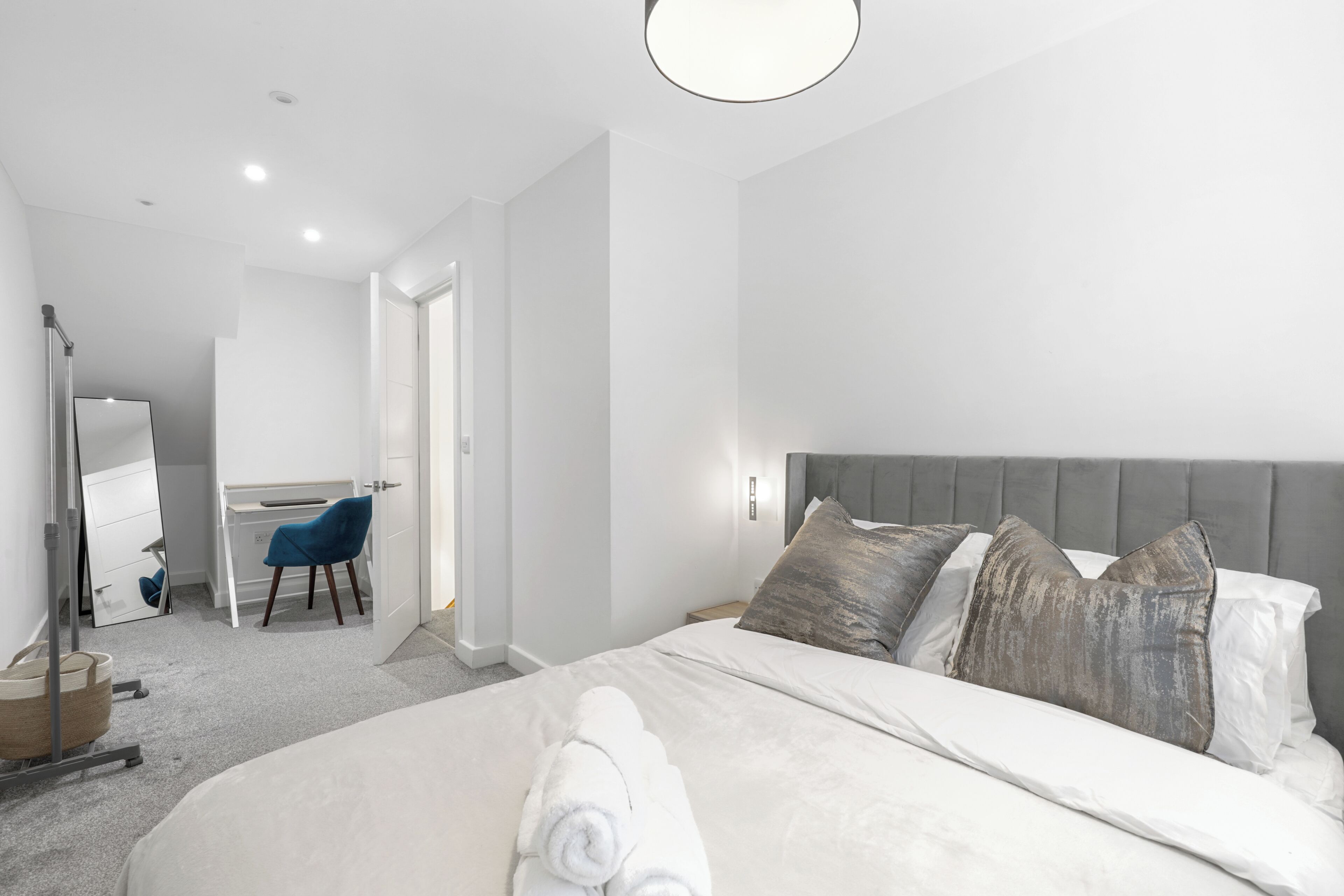 2 soverom, strykejern/-brett, internettilgang og sengetøy