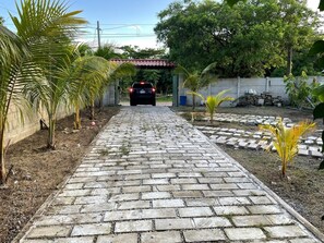 Property grounds - Peaceful 4-bedroom house with AC in Los Cóbanos Near the Beach (Los Cóbanos)