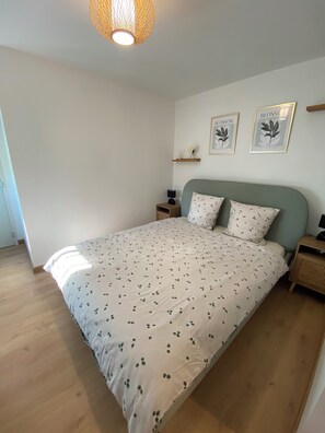 1 bedroom, iron/ironing board, WiFi, bed sheets - Charming outbuilding near saint- emilion (Le Fieu)