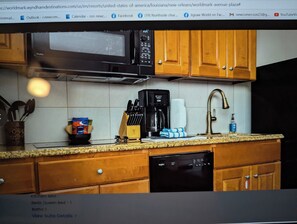 Mikrobølgeovn, kokeplater og oppvaskmaskin