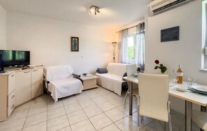 TV - 1 bedroom lovely apartment in Pinezici (Pinezici)