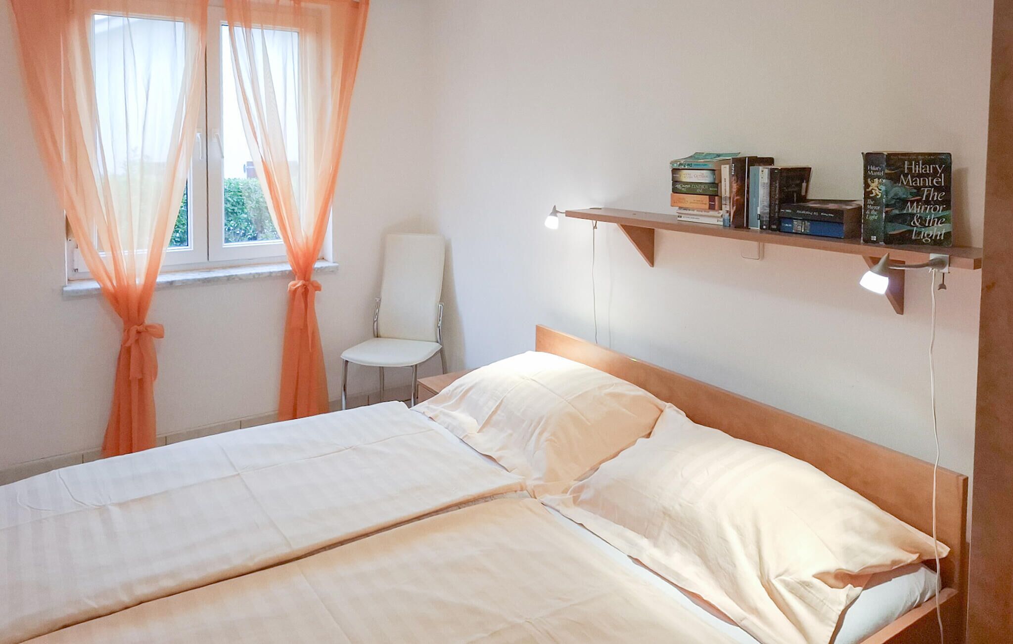 1 bedroom, travel cot, free WiFi