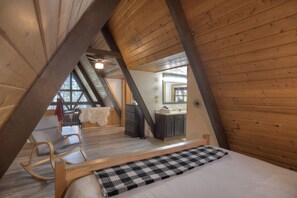2 bedrooms, iron/ironing board, WiFi, bed sheets - Charming 2-bedroom A frame Cabin in the woods (Bayfield)