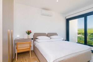 Free WiFi, bed sheets - Luxury apartment LaRiv II with pool (Krk)