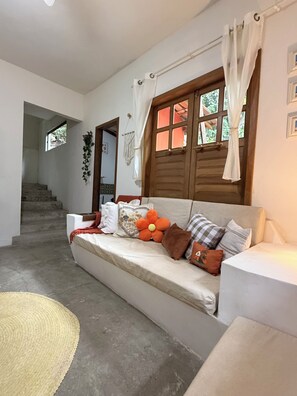 Smart TV - Falésia House Cumuruxatiba - Beachfront house. (Cumuruxatiba)
