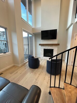 TV, fireplace - Downtown WP I Private Hot Tub I Ski Shuttle (Winter Park)