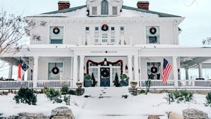 Unclassified image, 2 of 33, button - Pandora's Manor Bed & Breakfast (High Point)
