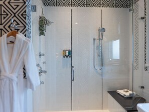 Luxury Oda, Şehir Manzaralı | Banyo | Ücretsiz banyo/kozmetik ürünleri, saç kurutma makinesi, terlik, havlu