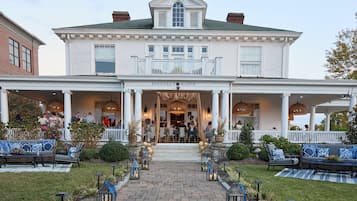 Tempat makan outdoor