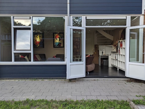 Charming 3-bedroom townhome in Lelystad perfect for your getaway.