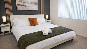 2 habitaciones, tabla de planchar con plancha, cuna de viaje y wifi