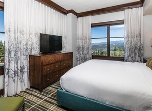 3 bedrooms, iron/ironing board, WiFi, bed sheets - The Ritz-Carlton Club, Lake Tahoe, 3 Bedroom 3.5 Bath (Truckee)