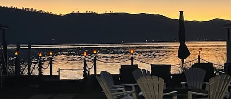 屋外ダイニングエリア