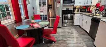 Cozy 2-bedroom house in wonderful Garner with cool AC