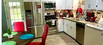 Cozy 2-bedroom house in wonderful Garner with cool AC