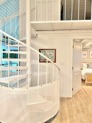 4 bedrooms, desk, iron/ironing board, WiFi - Green Flash Cottage - Beachfront Home (Great Harbour Cay)