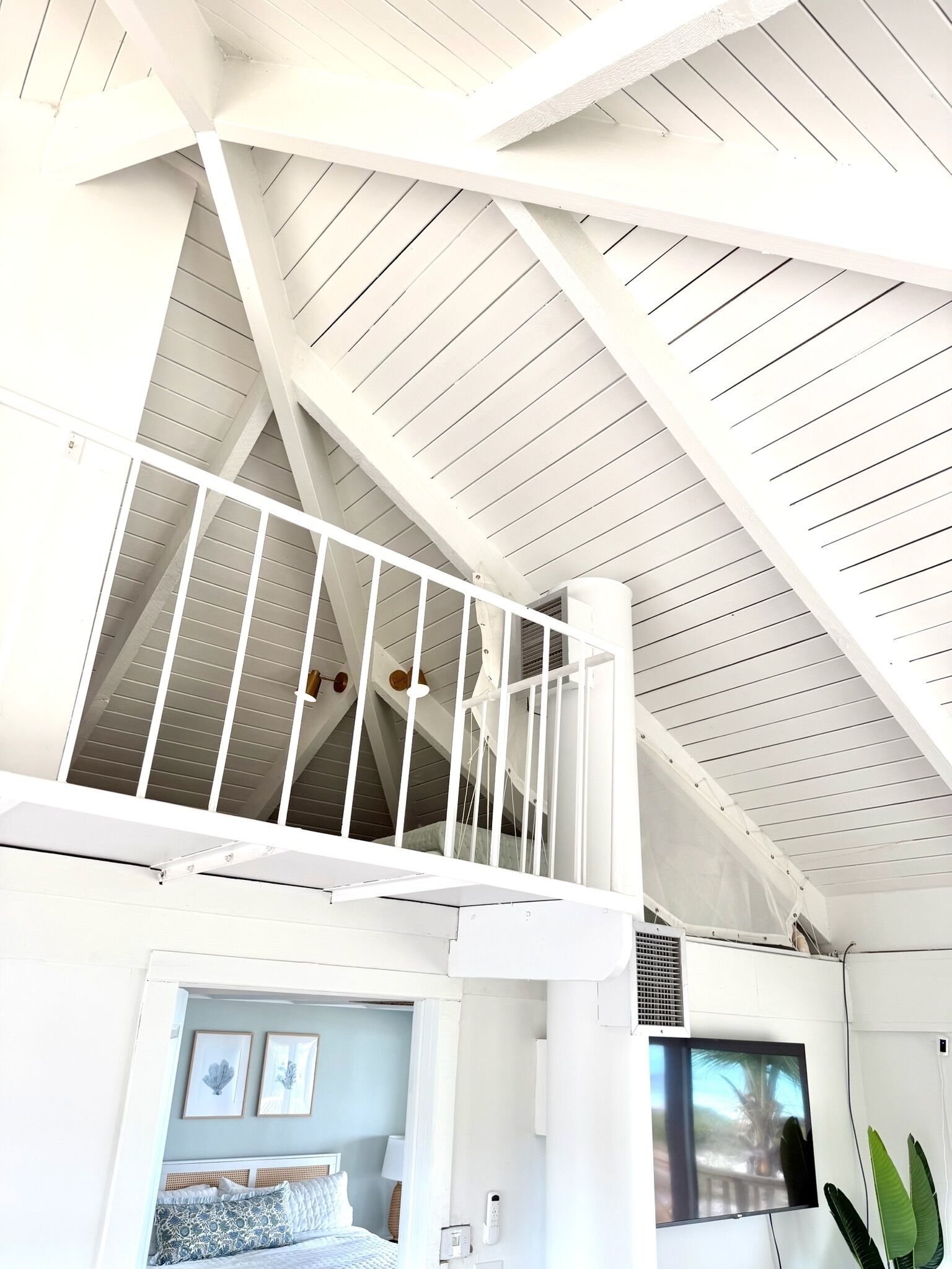 4 bedrooms, desk, iron/ironing board, WiFi