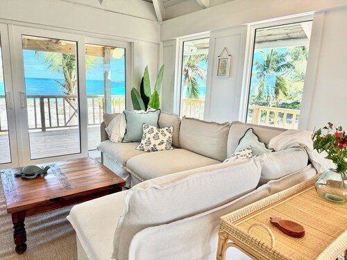 Green Flash Cottage - Beachfront Home