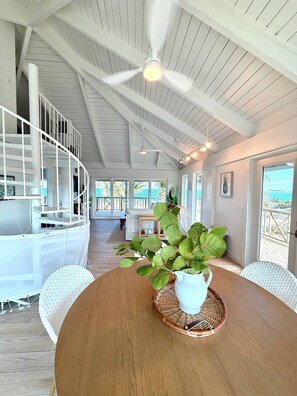 Dining - Green Flash Cottage - Beachfront Home (Great Harbour Cay)