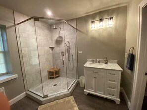 Shower, hair dryer, towels, soap - The Woodland Retreat at French Country Manor (New Providence)