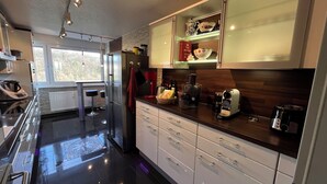 Unclassified image, 4 of 10, button - Fully furnished apartment with panoramic views of Cologne (Bergisch Gladbach)