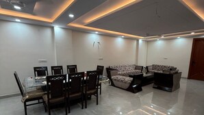 Living area - Stella Homestay- Near Yashoobhomi (New Delhi)