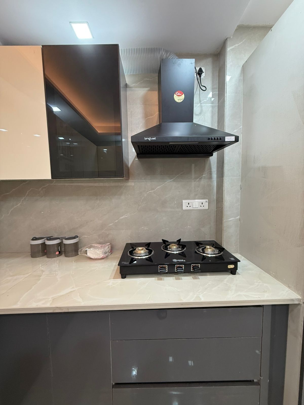 ตู้เย็นขนาดใหญ่, ไมโครเวฟ, เครื่องครัว/จาน/ช้อนส้อม