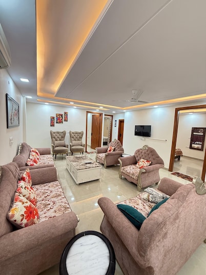 Stella Homestay- Near Yashoobhomi