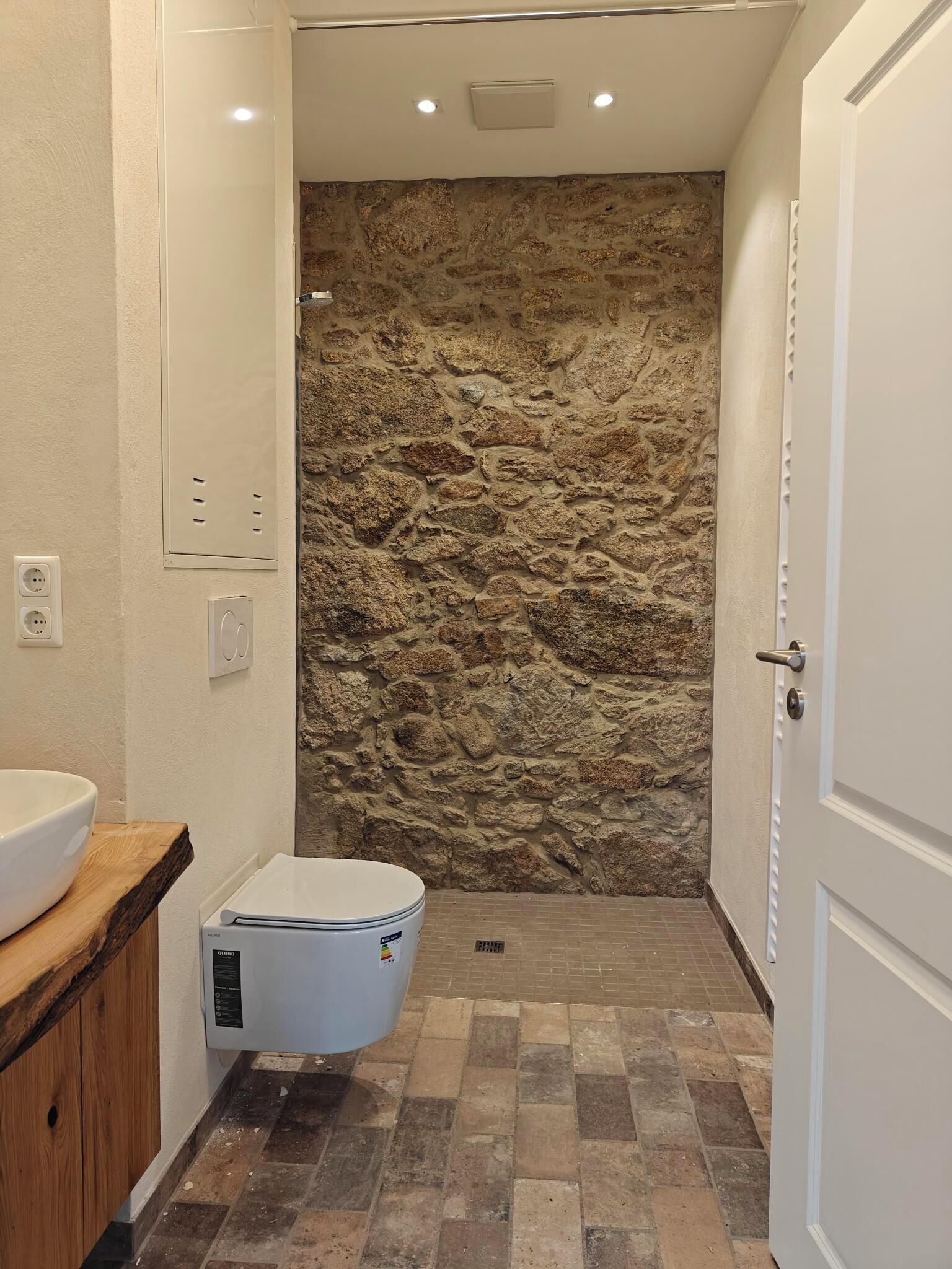 Luxury Studio Suite, Garden View | Bathroom