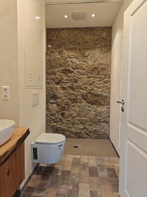 Luxury Studio Suite, Garden View | Bathroom - Appartement mit großer Sonnenterrasse (Grossharthau)