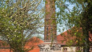 Suíte estúdio superluxo, vista para o jardim | Cofres nos quartos, individualmente decorados