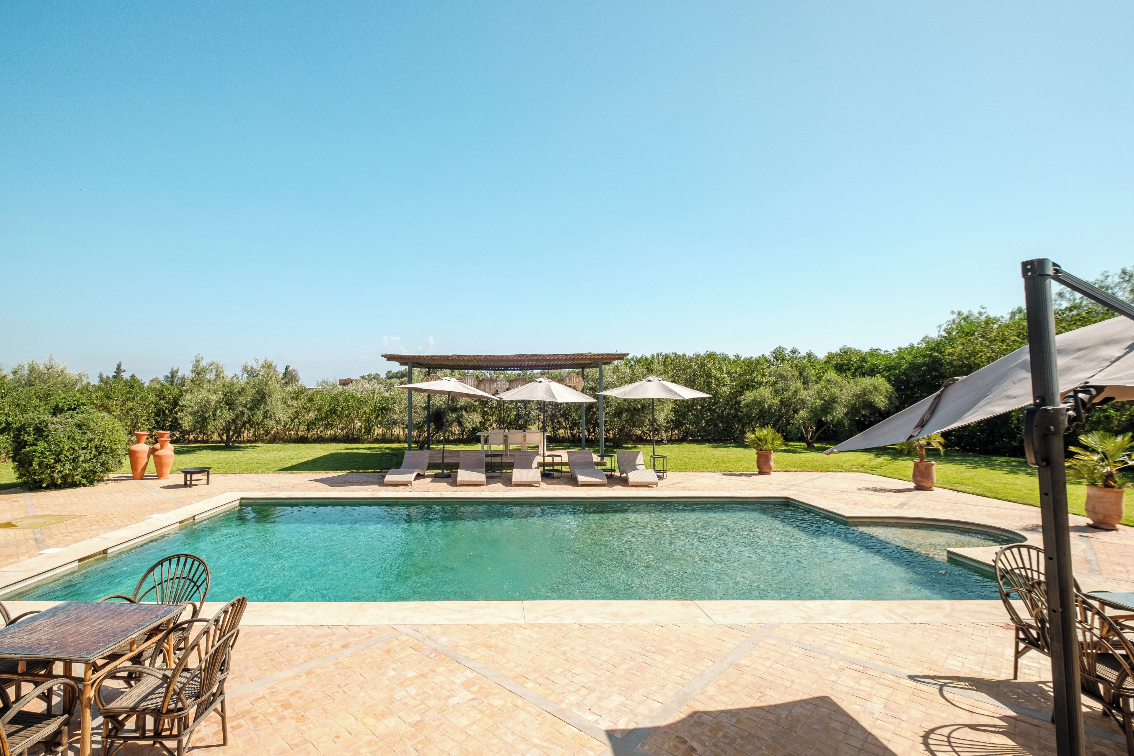 2 outdoor pools