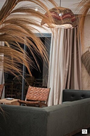 50-Zoll-Flachbildfernseher mit Satellitenempfang, Netflix