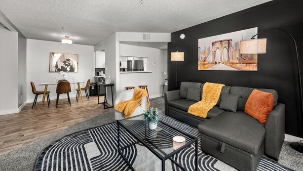 Living area - Pet Frndly Comfortable  2BR Near ASU Pool Grill Prking (Tempe)