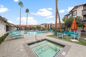 Pool - Pet Frndly, Stylish 2BR Near ASU, Pool, Grill, Prking (Tempe)
