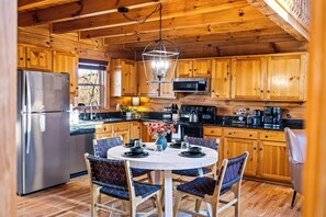 Coffee/tea maker, microwave, oven, stovetop - Treetop Hot Tub Retreat • King Suite • Foosball+Arcade • Close to everything! (Sevierville)